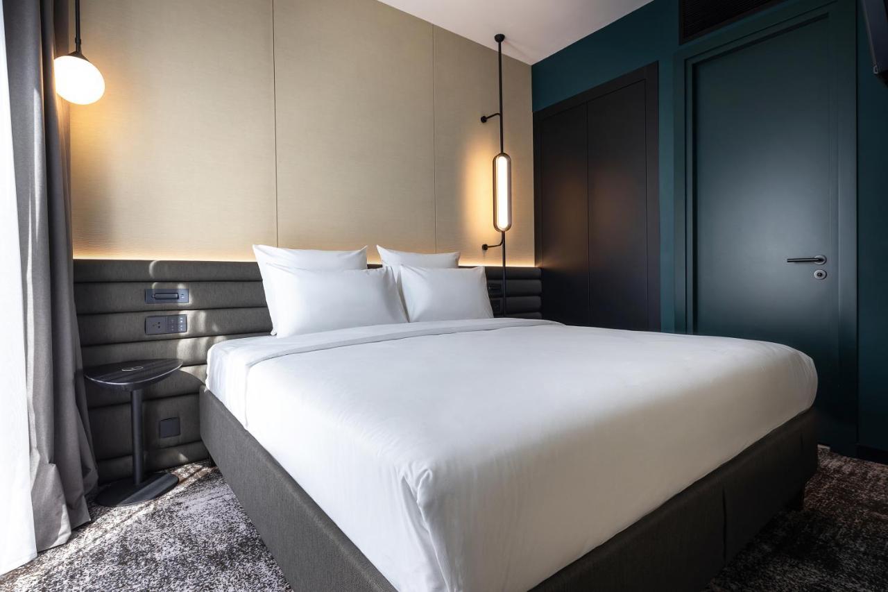 Novotel Living Almaty Jetisu Ngoại thất bức ảnh