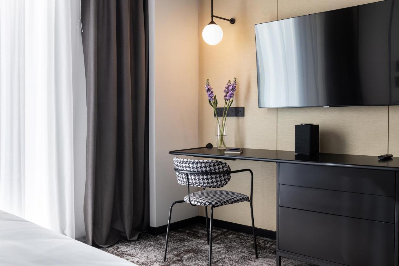Novotel Living Almaty Jetisu Ngoại thất bức ảnh