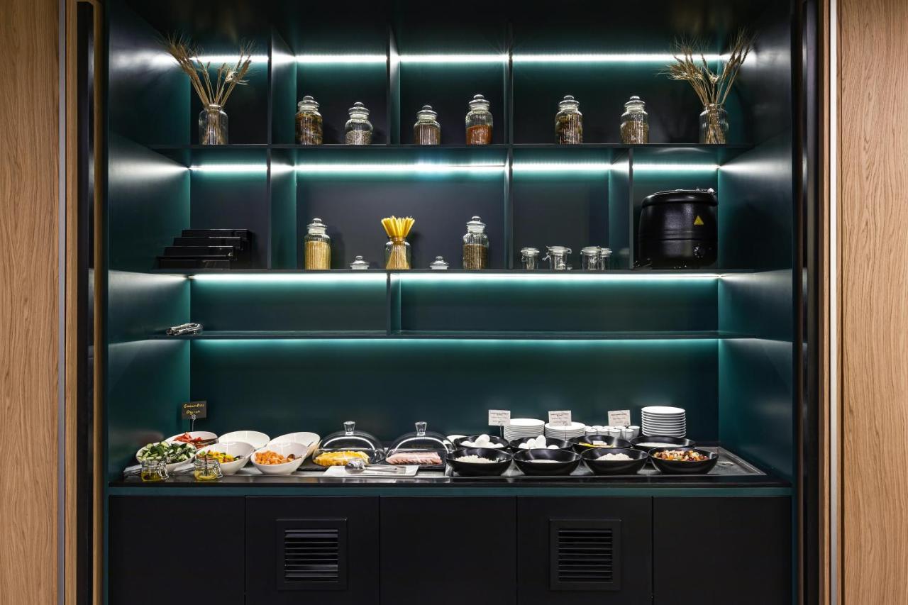 Novotel Living Almaty Jetisu Ngoại thất bức ảnh