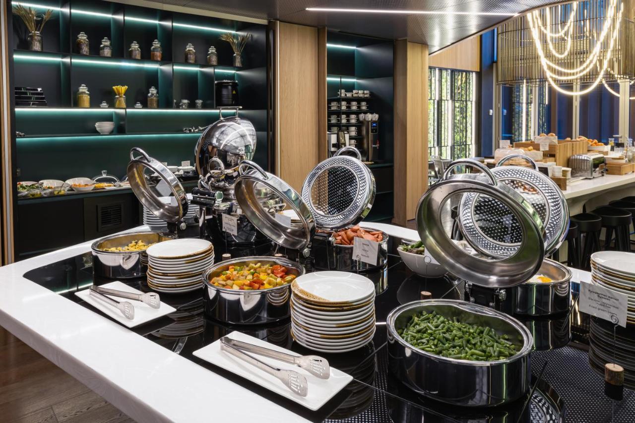 Novotel Living Almaty Jetisu Ngoại thất bức ảnh
