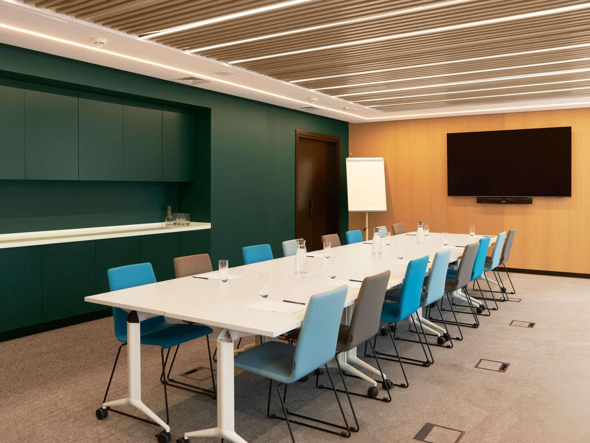 Novotel Living Almaty Jetisu Ngoại thất bức ảnh