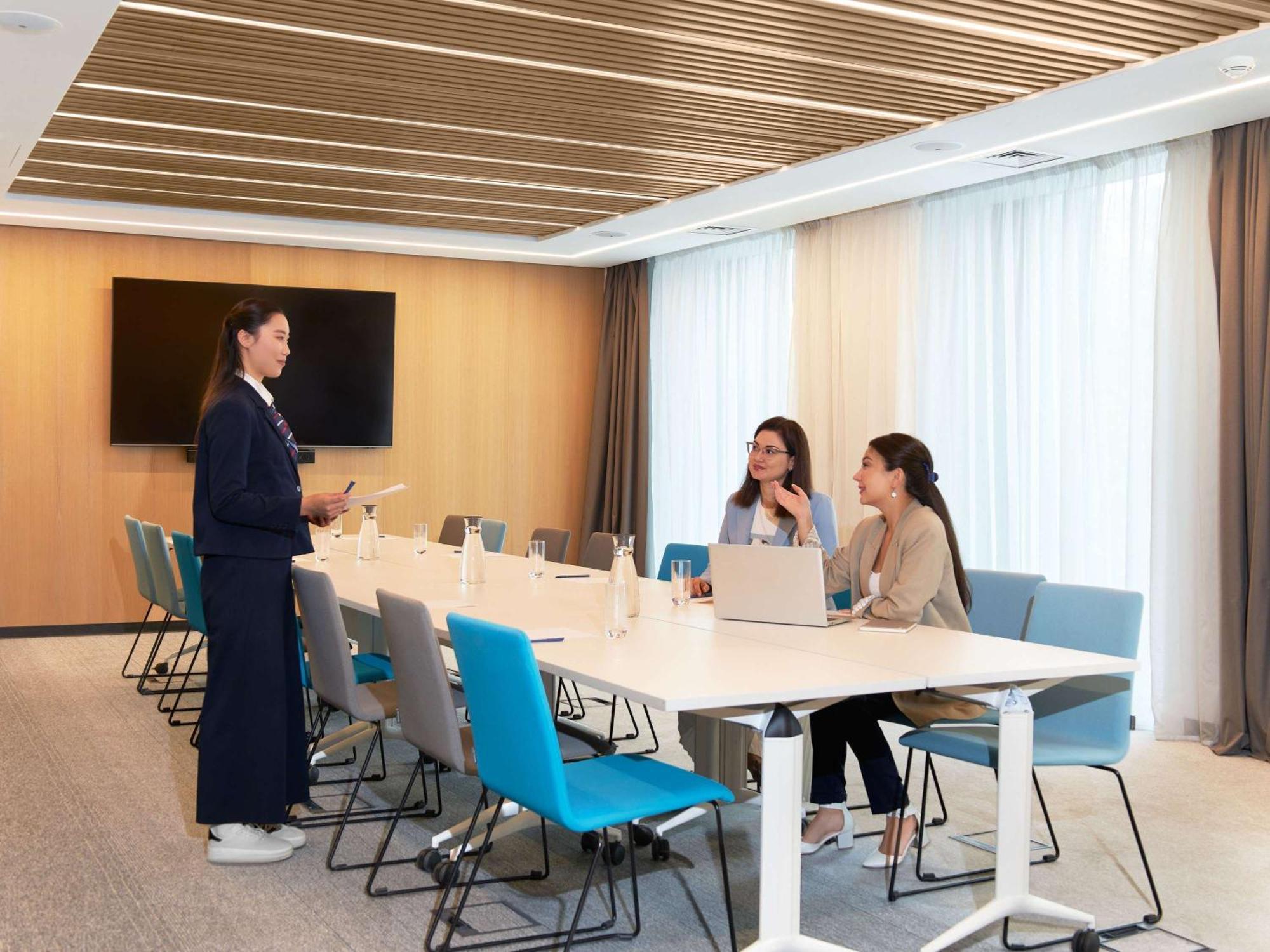 Novotel Living Almaty Jetisu Ngoại thất bức ảnh