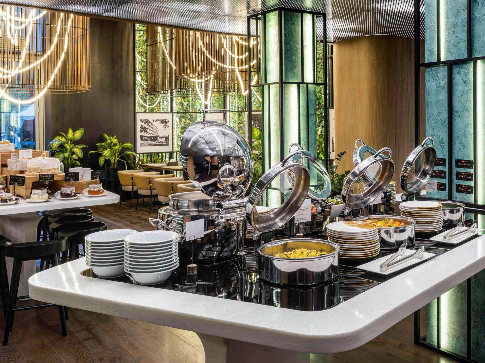 Novotel Living Almaty Jetisu Ngoại thất bức ảnh