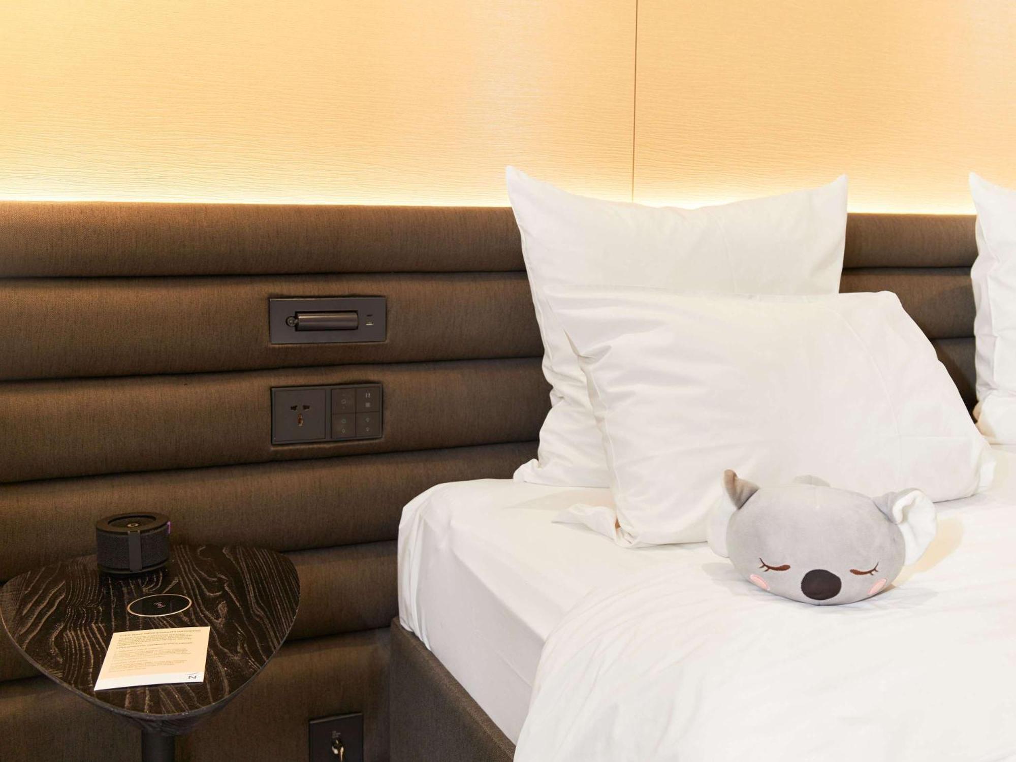 Novotel Living Almaty Jetisu Ngoại thất bức ảnh