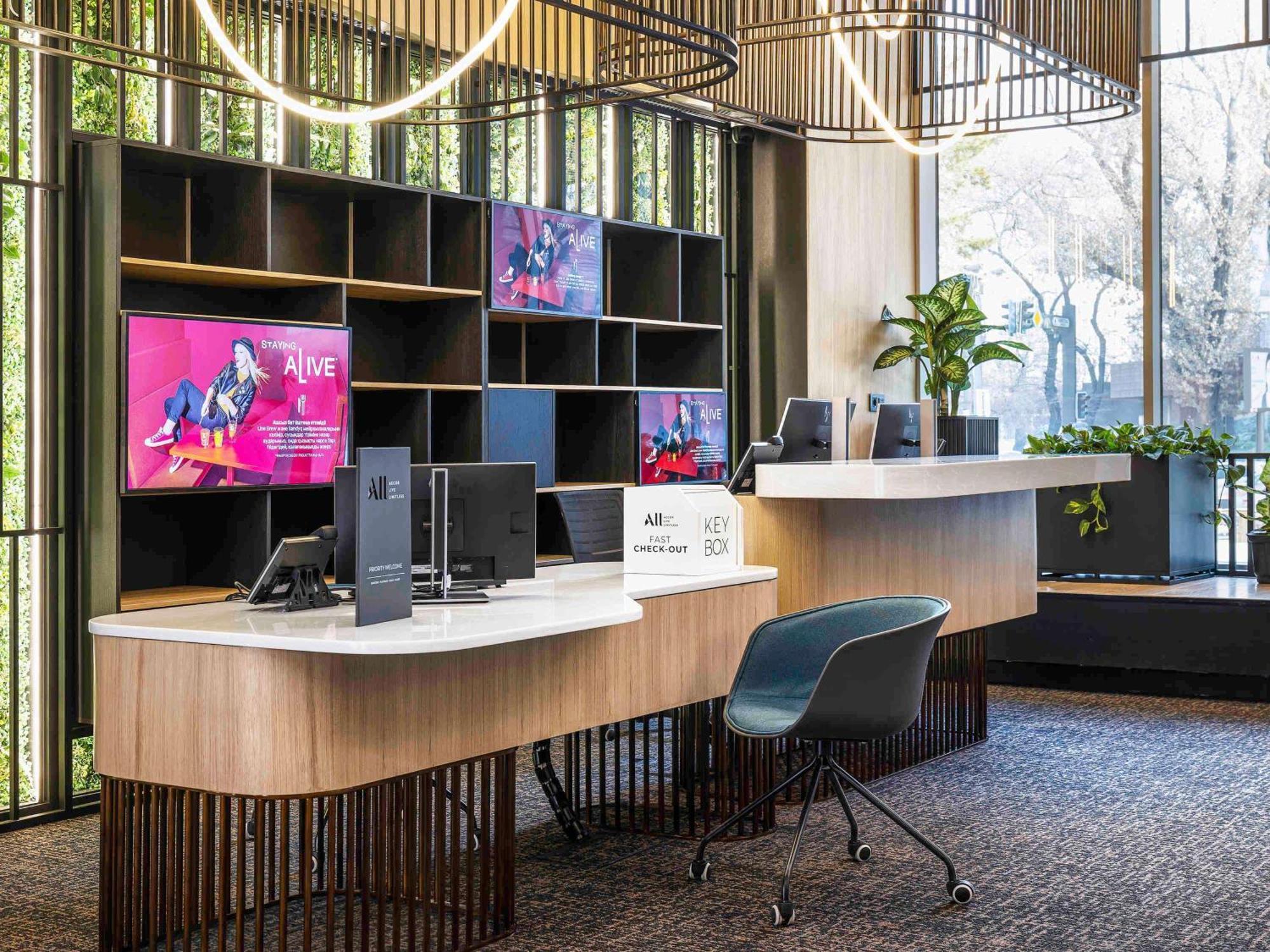 Novotel Living Almaty Jetisu Ngoại thất bức ảnh